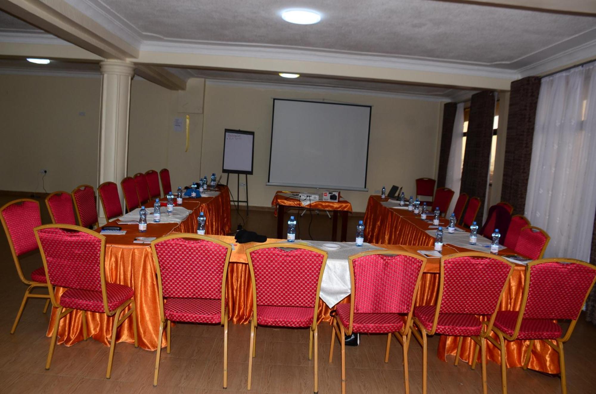 Hotel Winstar Eldoret Bagian luar foto